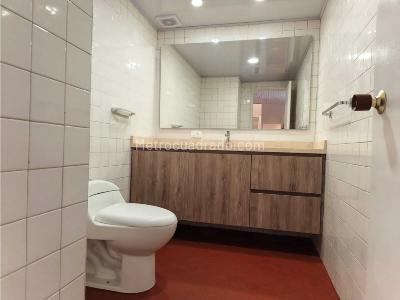 Casa de 5 alcobas en venta en Norte, Bogotá, 207 m² · foto 10 de 20