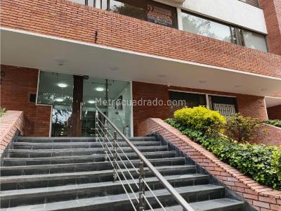 Apartamento de 1 alcoba en venta en Chico Norte, Bogotá, 41 m² · foto 12 de 14