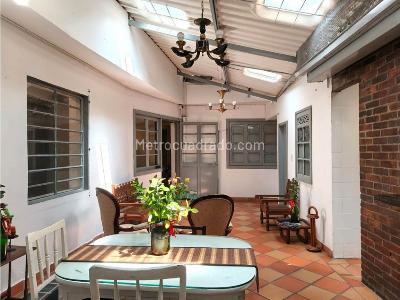 Casa de 5 alcobas en venta en Norte, Bogotá, 319 m² · foto 2 de 20