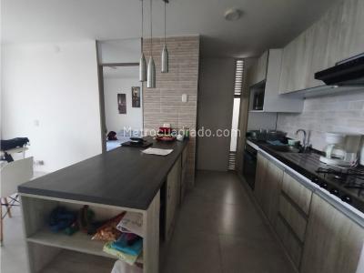 Apartamento de 2 alcobas en venta en Norte, Girardot, 60 m² · foto 5 de 16