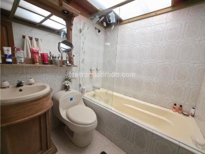 Casa de 4 alcobas en venta en Norte, Bogotá, 250 m² · foto 15 de 16