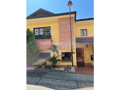 Casa de 3 alcobas en venta en Norte, Floridablanca, 213 m² · foto 2 de 20