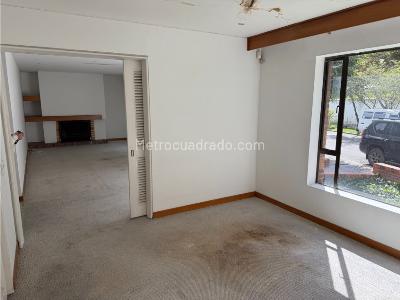 Apartamento de 3 alcobas en venta en Cerros De Niza, Bogotá, 146 m² · foto 2 de 20