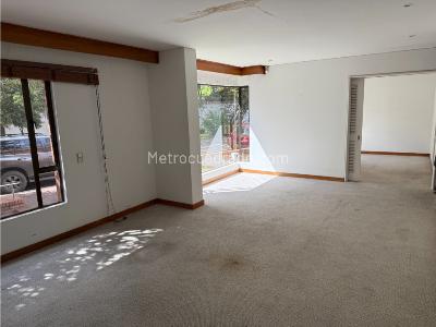 Apartamento de 3 alcobas en venta en Cerros De Niza, Bogotá, 146 m² · foto 3 de 20