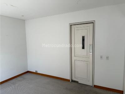 Apartamento de 3 alcobas en venta en Cerros De Niza, Bogotá, 146 m² · foto 16 de 20