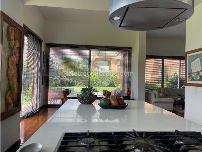 Casa de 3 alcobas en venta en Norte, Bogotá, 379 m² · foto 11 de 20