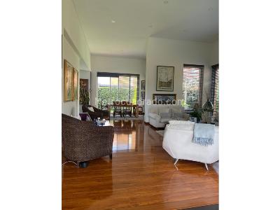 Casa de 3 alcobas en venta en Norte, Bogotá, 379 m² · foto 2 de 20