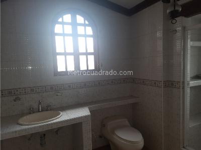 Casa de 5 alcobas en venta en Norte, Bogotá, 320 m² · foto 11 de 13