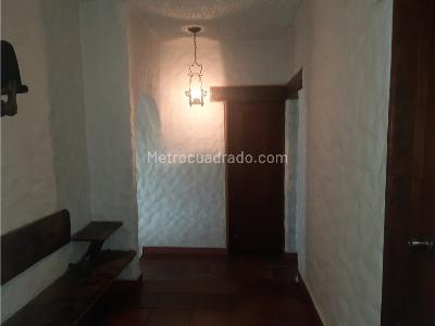 Casa de 5 alcobas en venta en Norte, Bogotá, 320 m² · foto 9 de 13