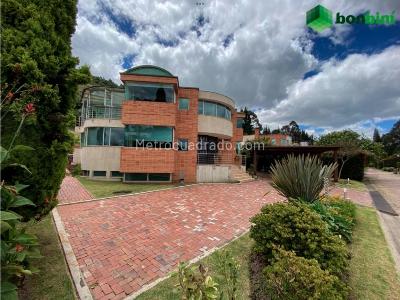 Casa de 3 alcobas en arriendo en Norte, Bogotá, 400 m² · foto 2 de 10