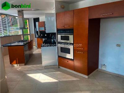 Casa de 3 alcobas en venta en Norte, Bogotá, 400 m² · foto 5 de 10