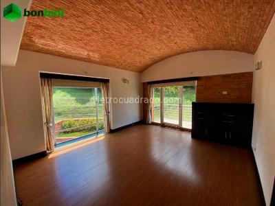 Casa de 3 alcobas en venta en Norte, Bogotá, 400 m² · foto 8 de 10