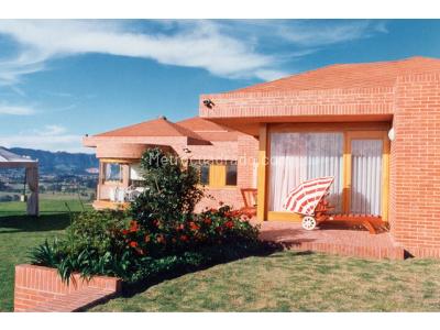 Casa de 4 alcobas en venta en Norte, Chía, 1000 m² · foto 3 de 8