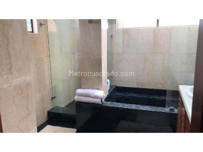 Casa de 4 alcobas en venta en Norte, Bogotá, 330 m² · foto 13 de 20