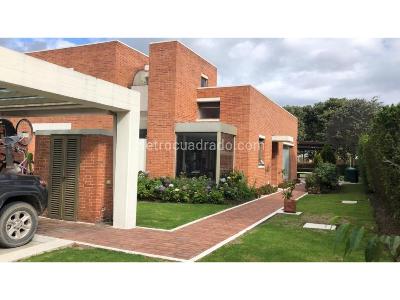 Casa de 4 alcobas en venta en Norte, Bogotá, 330 m² · foto 2 de 20