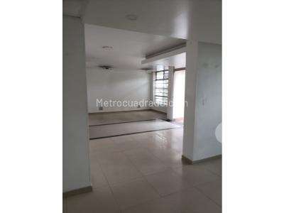 Casa de 5 alcobas en venta en Norte, Bogotá, 550 m² · foto 2 de 6
