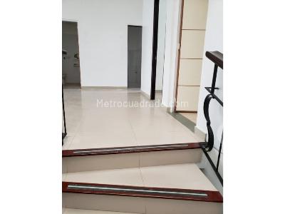 Casa de 5 alcobas en venta en Norte, Bogotá, 550 m² · foto 4 de 6
