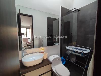 Casa de 5 alcobas en venta en Norte, Bogotá, 440 m² · foto 11 de 18