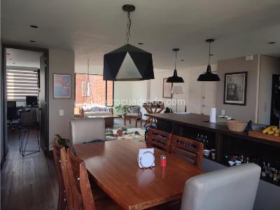 Casa de 5 alcobas en venta en Norte, Bogotá, 440 m² · foto 3 de 18