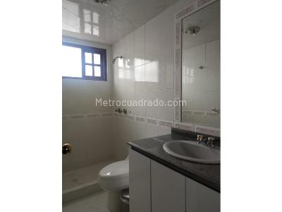 Casa de 3 alcobas en venta en Norte, Bogotá, 534 m² · foto 14 de 15