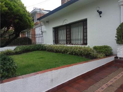Casa de 3 alcobas en venta en Norte, Bogotá, 534 m² · foto 2 de 15