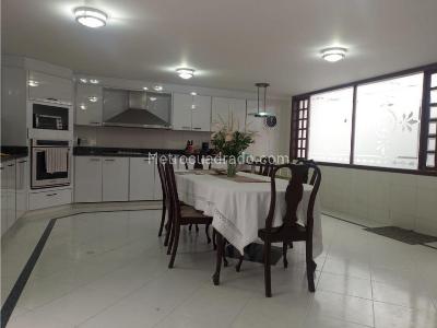 Casa de 3 alcobas en venta en Norte, Bogotá, 534 m² · foto 9 de 15