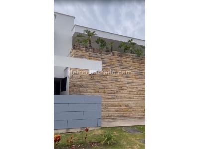 Casa de 5 alcobas en venta en Norte, Ibagué, 581 m² · foto 2 de 17