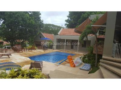 Casa de 4 alcobas en venta en Norte, Girardot, 210 m² · foto 5 de 8