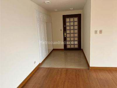 Apartamento de 3 alcobas en venta en Santa Barbara, Bogotá, 233 m² · foto 1 de 20