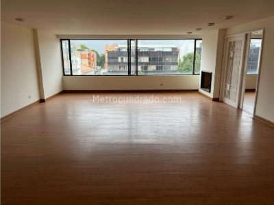 Apartamento de 3 alcobas en venta en Santa Barbara, Bogotá, 233 m² · foto 2 de 20