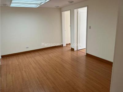 Apartamento de 3 alcobas en venta en Santa Barbara, Bogotá, 233 m² · foto 16 de 20
