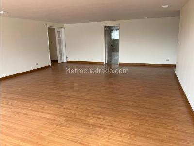 Apartamento de 3 alcobas en venta en Santa Barbara, Bogotá, 233 m² · foto 19 de 20