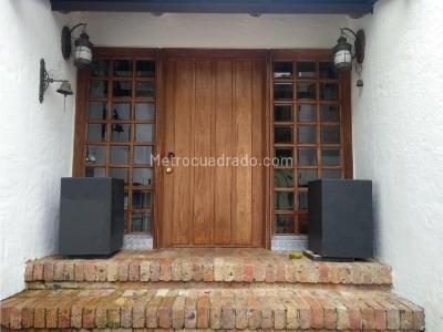 Casa de 3 alcobas en venta en La Floresta, Bogotá, 330 m² · foto 3 de 11