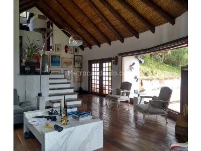 Casa de 3 alcobas en venta en La Floresta, Bogotá, 330 m² · foto 5 de 11