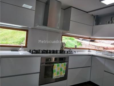 Casa de 3 alcobas en venta en La Floresta, Bogotá, 330 m² · foto 9 de 11