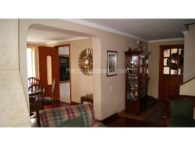 Casa de 5 alcobas en venta en Entre Rios, Bogotá, 325 m² · foto 4 de 19