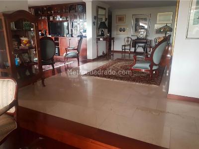 Apartamento de 3 alcobas en venta en El Refugio, Bogotá, 314 m² · foto 4 de 20
