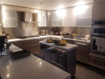 Apartamento de 3 alcobas en venta en El Refugio, Bogotá, 314 m² · foto 5 de 20