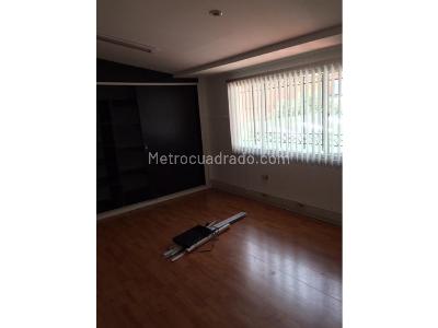 Casa de 5 alcobas en venta en Santa Barbara, Bogotá, 220 m² · foto 6 de 20