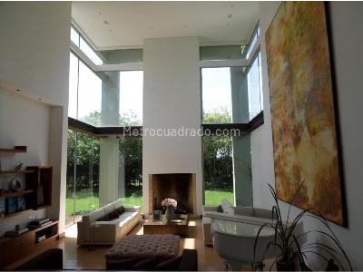 Casa de 4 alcobas en venta en Norte, Bogotá, 750 m² · foto 2 de 17