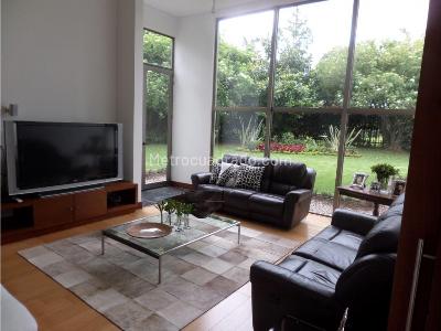 Casa de 4 alcobas en venta en Norte, Bogotá, 750 m² · foto 3 de 17