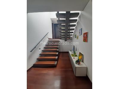 Casa de 3 alcobas en venta en Norte, La Calera, 332 m² · foto 3 de 8