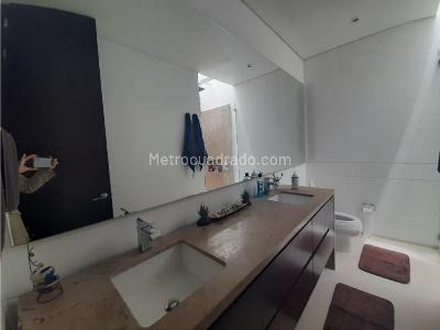 Casa de 3 alcobas en venta en Norte, La Calera, 332 m² · foto 6 de 8