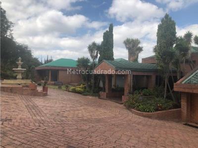 Casa de 4 alcobas en venta en Norte, Chía, 1000 m² · foto 2 de 20