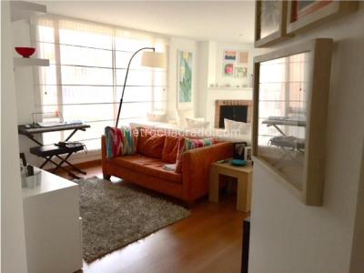 Apartamento de 2 alcobas en venta en Chico Norte, Bogotá, 96 m² · foto 2 de 11