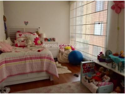 Apartamento de 2 alcobas en venta en Chico Norte, Bogotá, 96 m² · foto 7 de 11