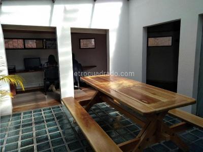 Casa de 4 alcobas en venta en Cedro Bolivar, Bogotá, 226 m² · foto 2 de 9