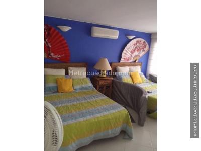 Casa de 4 alcobas en venta en Norte, Girardot, 370 m² · foto 14 de 16
