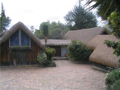 Casa de 5 alcobas en venta en Colinas De Suba, Bogotá, 400 m² · foto 2 de 19