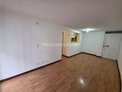 Apartamento de 3 alcobas en venta en Parque Salitre, Bogotá, 53 m² · foto 2 de 13
